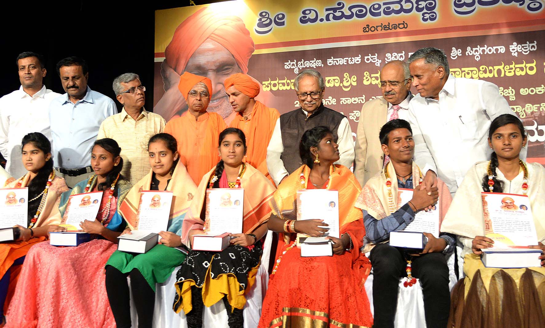 ಕನ್ನಡ ಭಾಷೆ ತನ್ನ ನೆಲದಲ್ಲಿಯೇ ಪರಕೀಯವಾಗಿದೆ: ಸಾಹಿತಿ ದೊಡ್ಡರಂಗೇಗೌಡ