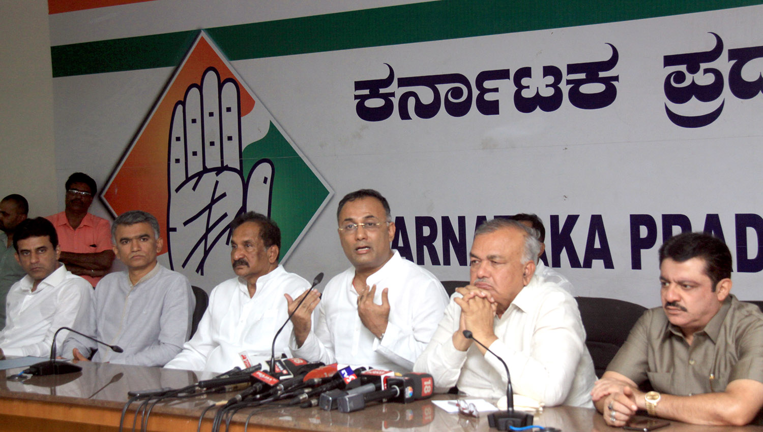 ಬಿಬಿಎಂಪಿ ಕಾಮಗಾರಿಗಳಿಗೆ ತಡೆ ಬೆಂಗಳೂರು ಅಭಿವೃದ್ಧಿಗೆ ಮಾರಕ: ಕಾಂಗ್ರೆಸ್