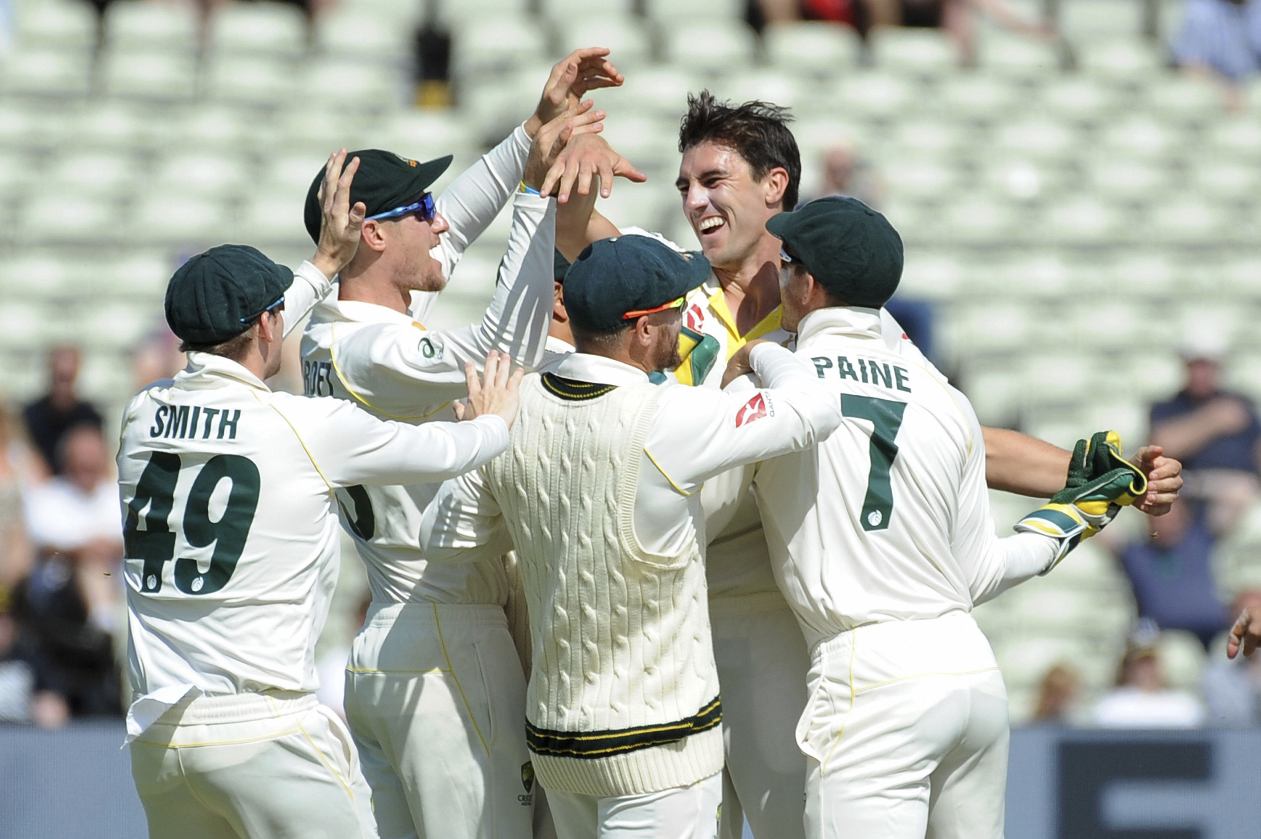 ಆ್ಯಶಸ್ ಮೊದಲ ಟೆಸ್ಟ್: ಆಸ್ಟ್ರೇಲಿಯಕ್ಕೆ 251 ರನ್‌ಗಳ ಭರ್ಜರಿ ಜಯ