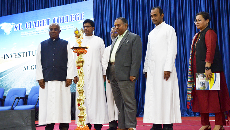 ಉತ್ತಮ ವ್ಯಕಿತ್ವದಿಂದ ಭವಿಷ್ಯ ರೂಪಿಸಿಕೊಳ್ಳಲು ಸಾಧ್ಯ: ಬೆಂಗಳೂರು ವಿವಿ ಕುಲಸಚಿವ ಡಾ.ಬಿ.ಕೆ.ರವಿ