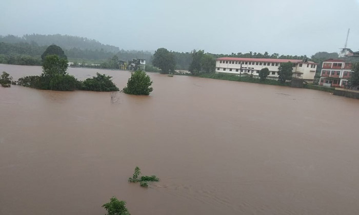ಚಿಕ್ಕಮಗಳೂರಿನಲ್ಲಿ ಭಾರೀ ಮಳೆ: ಬುಧವಾರ ಶಾಲೆ-ಕಾಲೇಜುಗಳಿಗೆ ರಜೆ ಘೋಷಣೆ