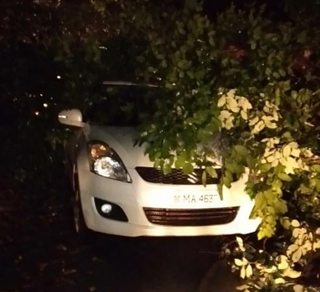 ಬೆಳ್ತಂಗಡಿ: ಭೂ ಕುಸಿತದಲ್ಲಿ ಸಿಲುಕಿದ ಚಾರ್ಮಾಡಿ ಹಸನಬ್ಬರ ಕಾರು