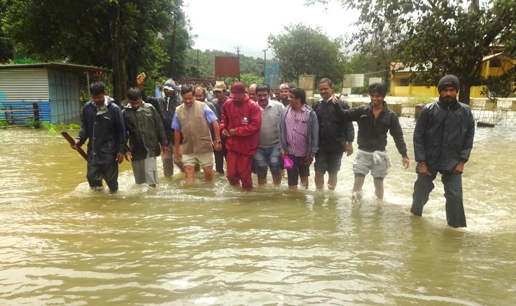 ಕೊಡಗು: ಮಳೆಹಾನಿ ಪ್ರದೇಶಕ್ಕೆ ಶಾಸಕ ಬೋಪಯ್ಯ ಭೇಟಿ
