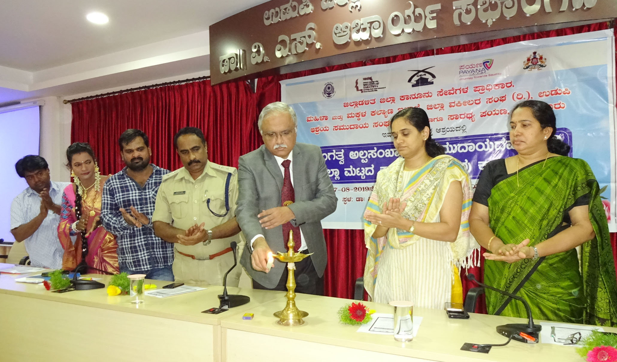 ಲಿಂಗತ್ವ ಅಲ್ಪಸಂಖ್ಯಾತರ ಕುರಿತ ಸಮಾಜದ ದೃಷ್ಟಿ ಬದಲಾಗಲಿ: ಜೋಶಿ