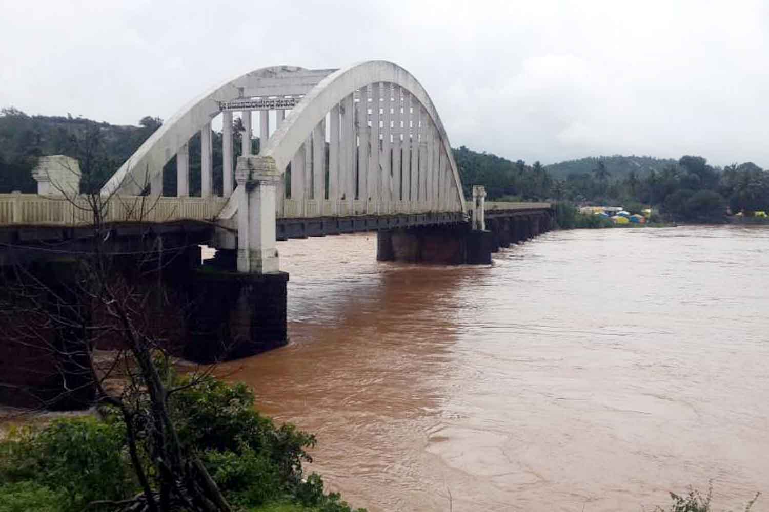 ತುಂಗಾ ಡ್ಯಾಂನಿಂದ 95,000 ಕ್ಯೂಸೆಕ್ ನೀರು ಹೊರಕ್ಕೆ, ಲಿಂಗನಮಕ್ಕಿ ಜಲಾಶಯಕ್ಕೆ 1.38 ಲಕ್ಷ ಕ್ಯೂಸೆಕ್ ಒಳಹರಿವು