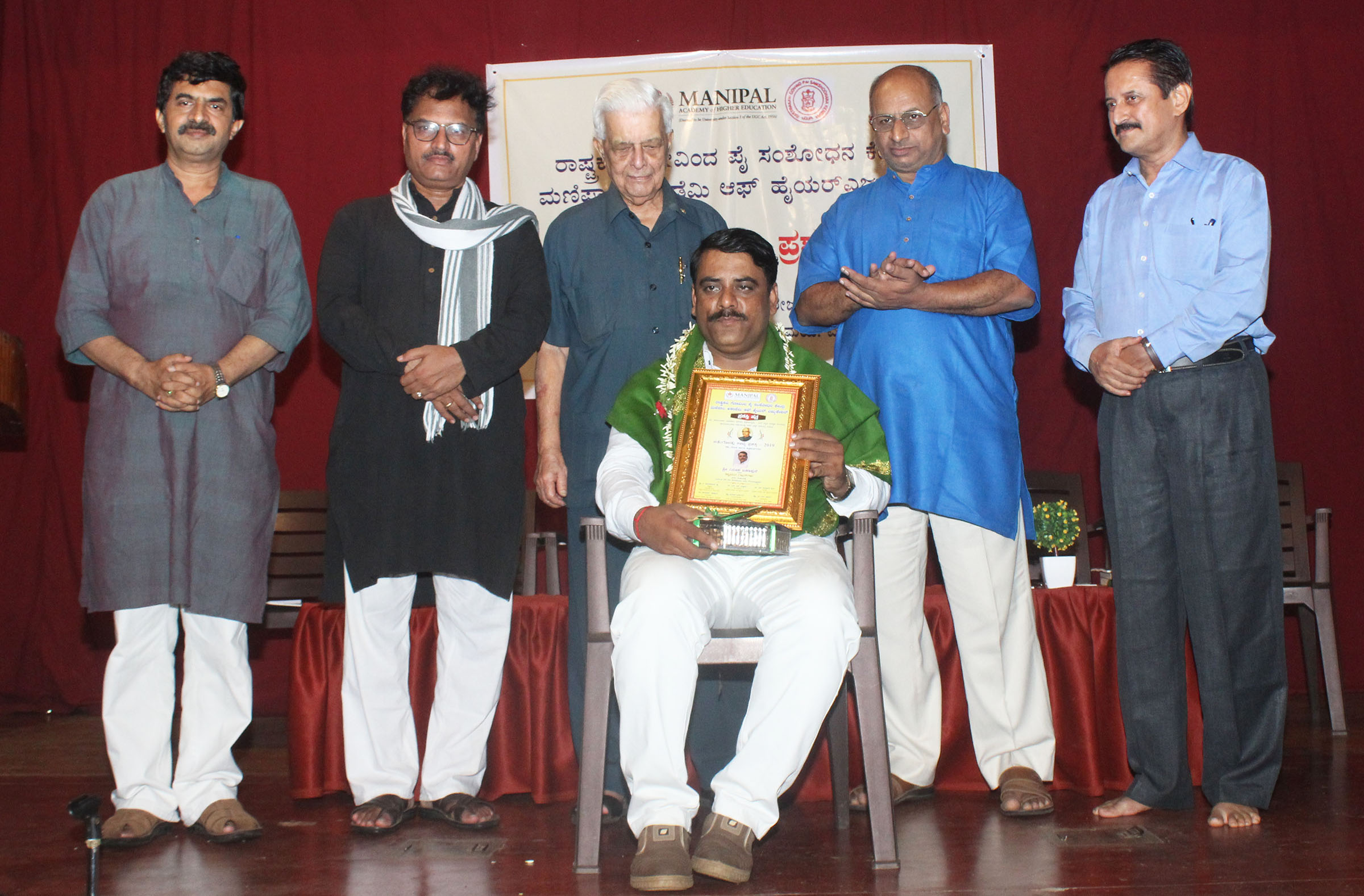 ಕಾವ್ಯದ ಎದುರು ದೇಶ, ಧರ್ಮ, ಕಾಲ ಶೂನ್ಯ: ಡಾ.ಮಠಪತಿ