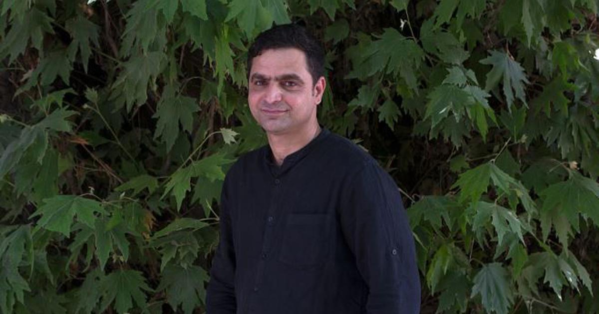 ವಿದೇಶಕ್ಕೆ ತೆರಳುತ್ತಿದ್ದ ಕಾಶ್ಮೀರಿ ಪತ್ರಕರ್ತ ಗೀಲಾನಿಗೆ ದಿಲ್ಲಿ ವಿಮಾನ ನಿಲ್ದಾಣದಲ್ಲಿ ತಡೆ