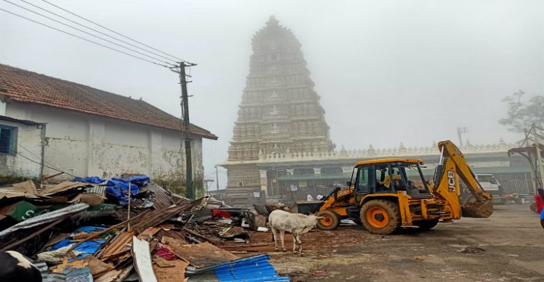 ಚಾಮುಂಡಿ ಬೆಟ್ಟದ ಬೀದಿ ಬದಿಯ ಅಂಗಡಿಗಳ ತೆರವು
