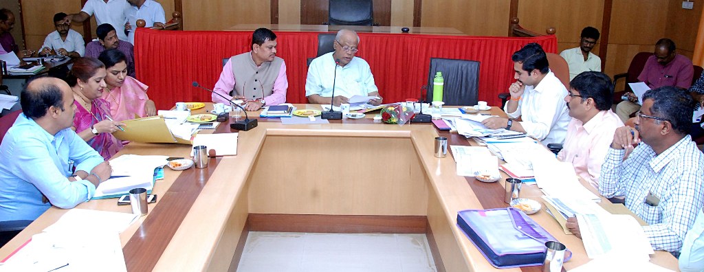 ಸ್ಮಾರ್ಟ್‍ಸಿಟಿ ಯೋಜನೆ ವಿಳಂಬಕ್ಕೆ ಅಧಿಕಾರಿಗಳ ಬೇಜವಾಬ್ದಾರಿ ಕಾರಣ: ಸಂಸದ ಜಿ.ಎಂ.ಸಿದ್ದೇಶ್ವರ