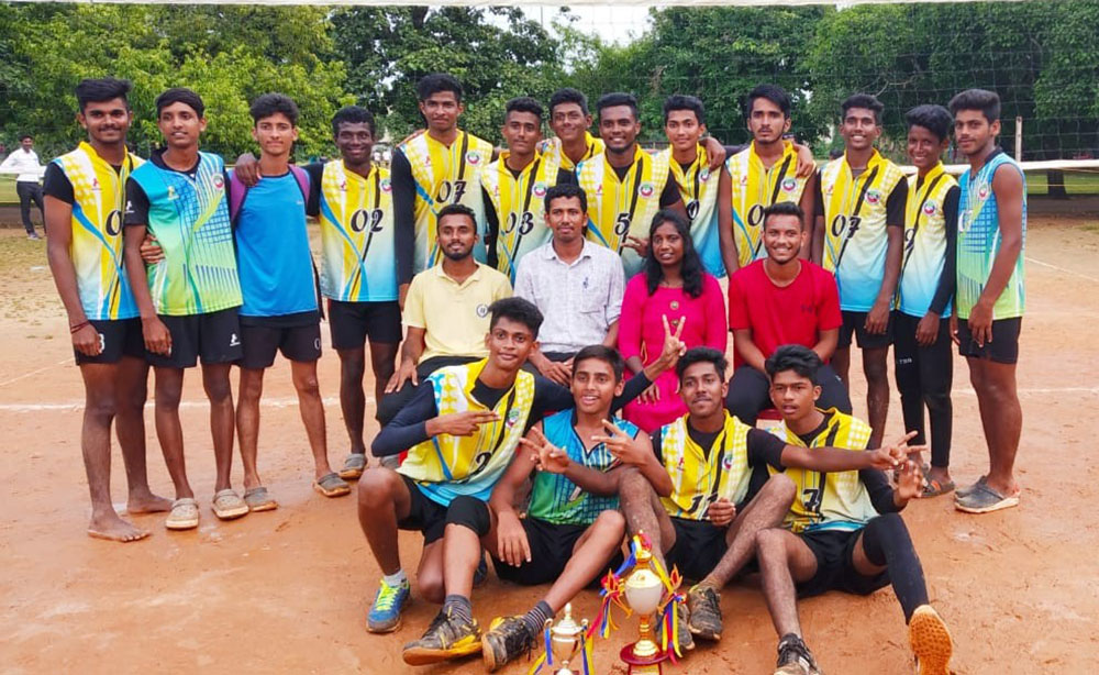 ಉಡುಪಿ ಜಿಲ್ಲಾಮಟ್ಟದ ವಾಲಿಬಾಲ್ ಪಂದ್ಯಾಟ: ಕೋಡಿ ಬ್ಯಾರೀಸ್ ಪ.ಪೂ. ಕಾಲೇಜು ತಂಡ ಚಾಂಪಿಯನ್