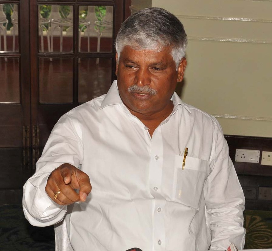 ಕಬ್ಬು ಸಾಗಾಟ ಮಾಡದಿದ್ದರೆ ಬೀದಿಗಿಳಿದು ಹೋರಾಟ: ಸಿ.ಎಸ್.ಪುಟ್ಟರಾಜು ಎಚ್ಚರಿಕೆ