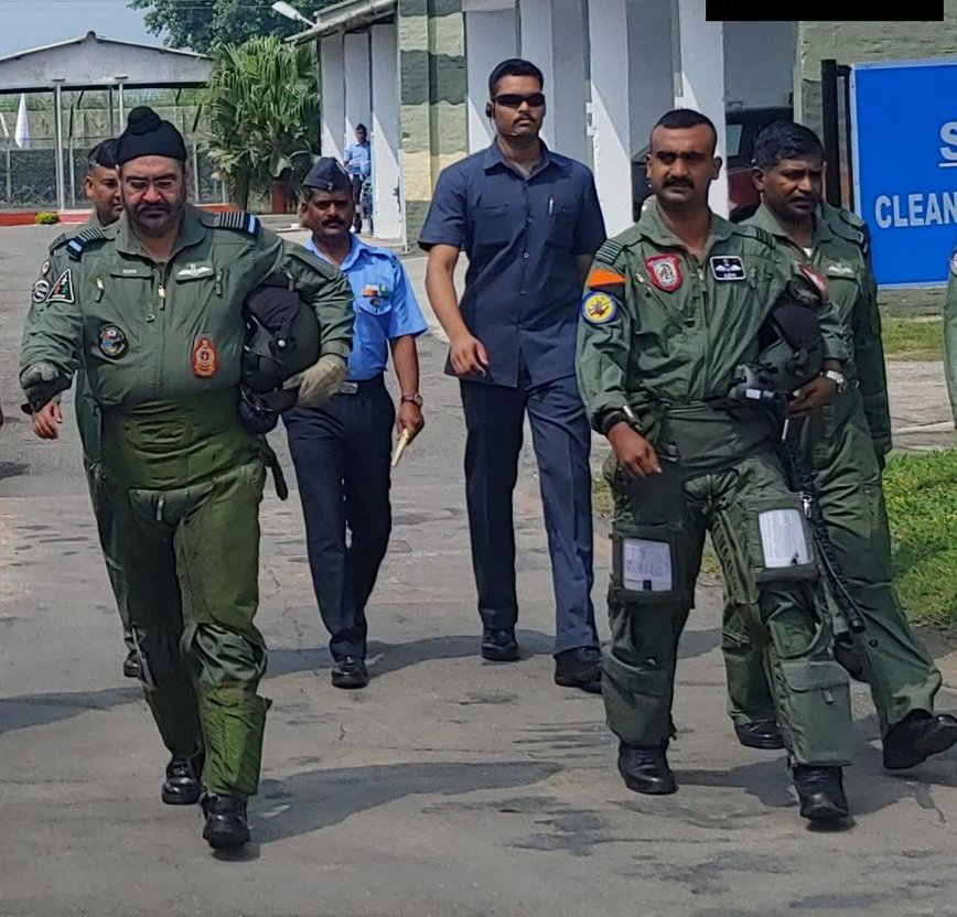 ವಿಂಗ್ ಕಮಾಂಡರ್ ಅಭಿನಂದನ್ ಮತ್ತೆ ಕರ್ತವ್ಯಕ್ಕೆ