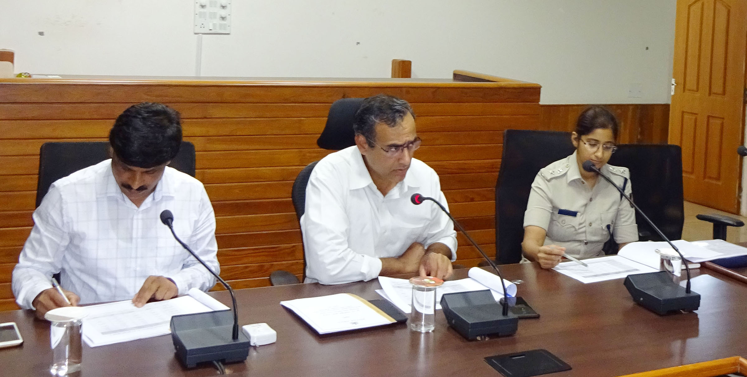 ರಸ್ತೆಗುಂಡಿಗಳನ್ನು ಮುಚ್ಚಲು ಶೀಘ್ರ ಕ್ರಮ ಕೈಗೊಳ್ಳಿ: ಉಸ್ತುವಾರಿ ಕಾರ್ಯದರ್ಶಿ