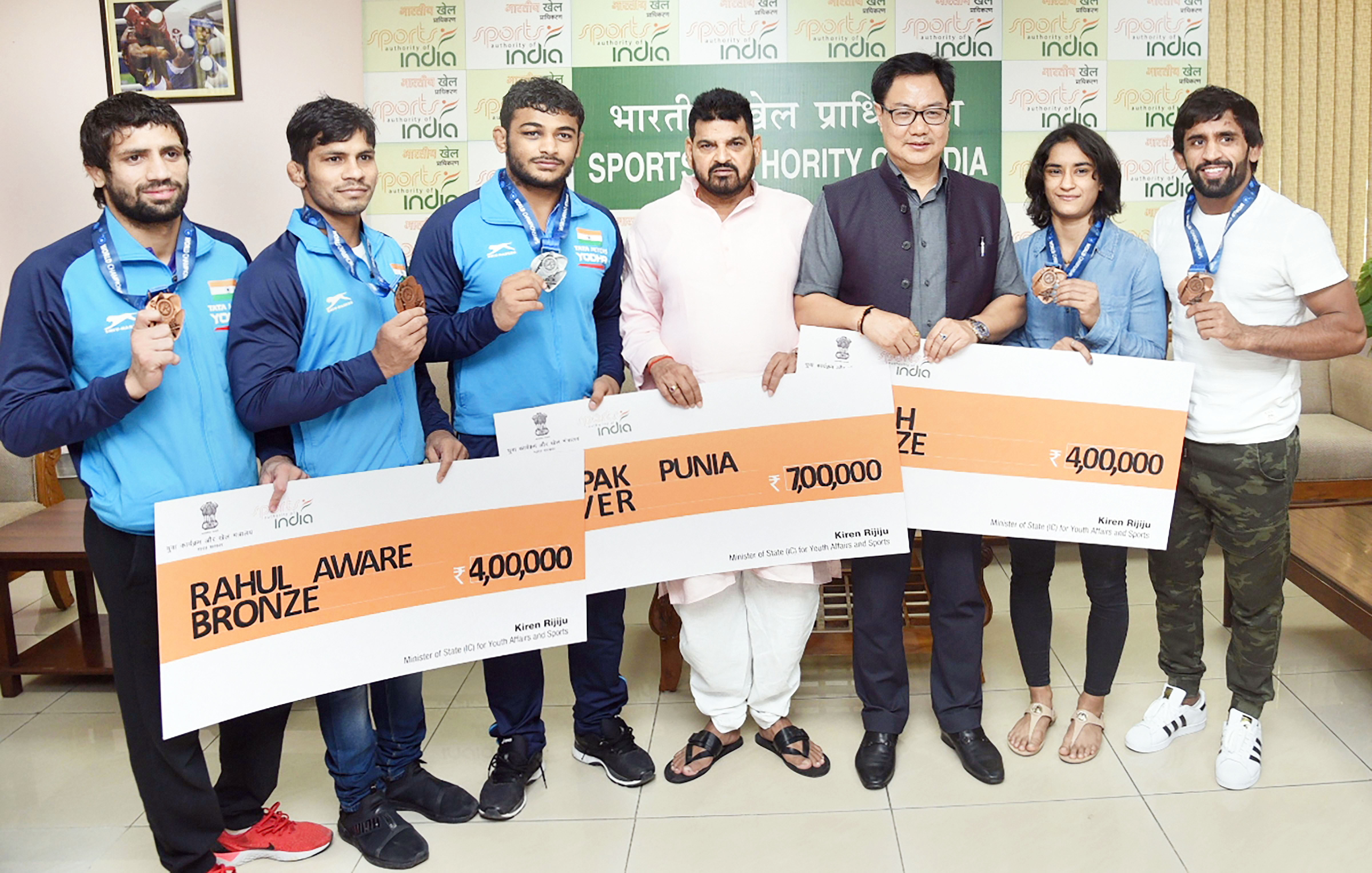 ಪದಕ ವಿಜೇತರಿಗೆ ಕ್ರೀಡಾ ಸಚಿವರಿಂದ ನಗದು ಪುರಸ್ಕಾರ