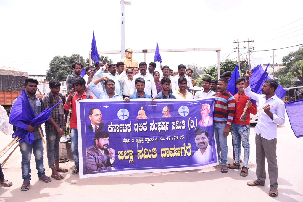 ದಲಿತ ವಿದ್ಯಾರ್ಥಿನಿಯ ಅತ್ಯಾಚಾರ, ಕೊಲೆ ಪ್ರಕರಣ: ಆರೋಪಿಗಳೊಂದಿಗೆ ಪೊಲೀಸರು ಶಾಮೀಲು; ಆರೋಪ