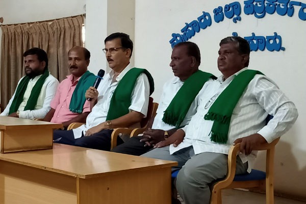 ನೆರೆ ಸಂತ್ರಸ್ತರ ಬಗ್ಗೆ ಕೇಂದ್ರದ ಕಡೆಗಣನೆ ಖಂಡಿಸಿ ಸೆ.27ಕ್ಕೆ ರೈಲು ತಡೆದು ಪ್ರತಿಭಟನೆ: ಕುರುಬೂರು ಶಾಂತಕುಮಾರ್