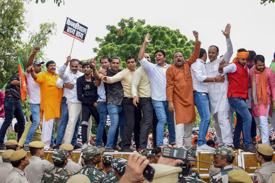 ಮನೋಜ್ ತಿವಾರಿ ವಿರುದ್ಧ ಹೇಳಿಕೆ: ಕೇಜ್ರಿವಾಲ್ ನಿವಾಸದ ಎದುರು ಬಿಜೆಪಿ ಪ್ರತಿಭಟನೆ