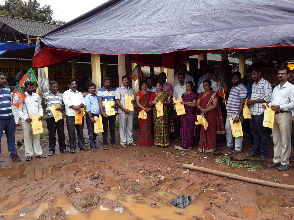 ಉಪ್ಪಿನಂಗಡಿ: ಬಿಜೆಪಿಯಿಂದ ಬಟ್ಟೆ ಚೀಲದ ಅಭಿಯಾನ