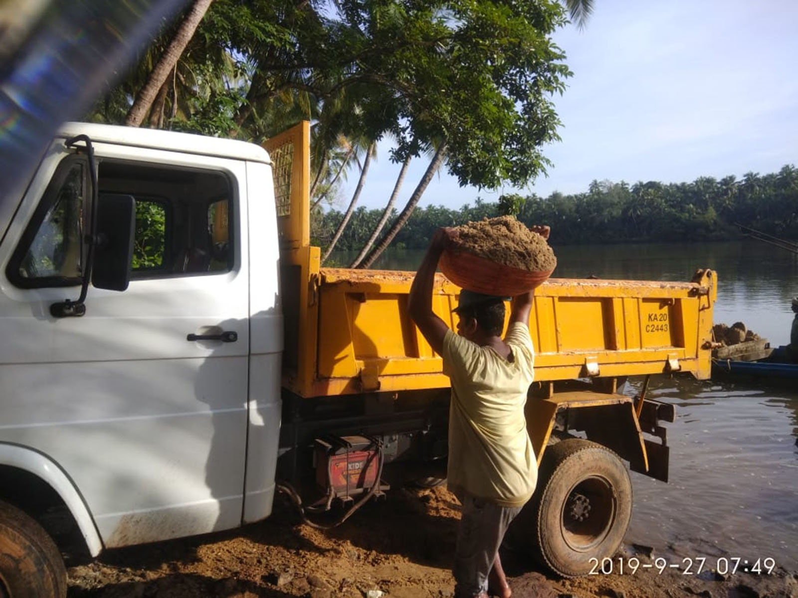 ವರ್ಷಗಳ ಬಳಿಕ ಉಡುಪಿ ಜಿಲ್ಲೆಯಲ್ಲಿ ಪುನರಾರಂಭಗೊಂಡ ಮರಳುಗಾರಿಕೆ