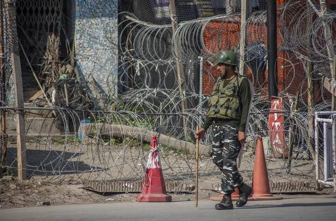 ಕಾಶ್ಮೀರದಲ್ಲಿ ವಿವಿಧ ಭಾಗಗಳಲ್ಲಿ ಮತ್ತೆ ನಿರ್ಬಂಧ ಹೇರಿಕೆ