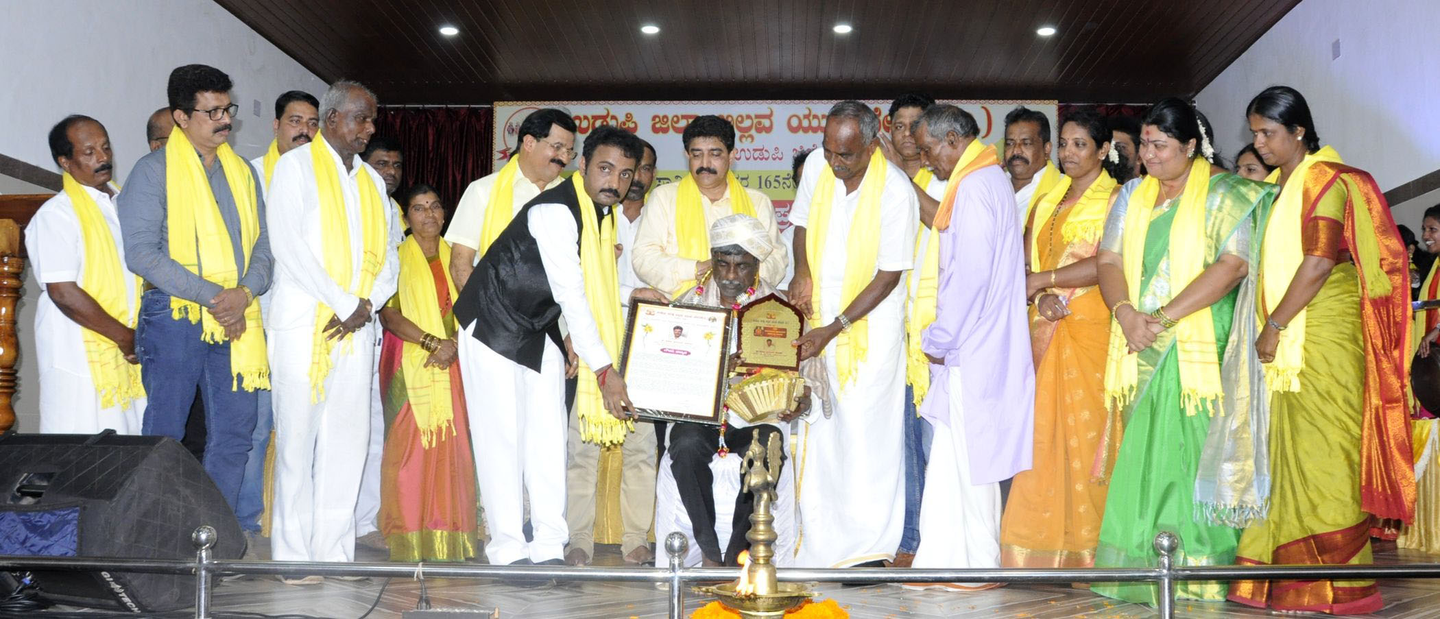 ಬಡವರಿಗಾಗಿ ದೇವಸ್ಥಾನಗಳಲ್ಲಿ ಸಾಮೂಹಿಕ ವಿವಾಹ ಕಾರ್ಯಕ್ರಮ