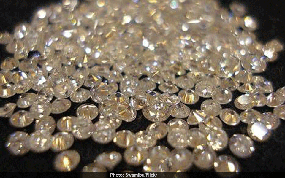 ಗುಜರಾತ್‍ನ ವಜ್ರೋದ್ಯಮ ಸಂಕಷ್ಟದಲ್ಲಿ; 60,000 ಕಾರ್ಮಿಕರಿಗೆ ಉದ್ಯೋಗ ನಷ್ಟ