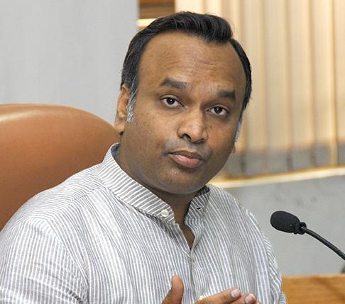 ಬಿಜೆಪಿ ಸರಕಾರ ಉಳಿಸಲು ಕಾಂಗ್ರೆಸ್ ನಾಯಕರ ಮೇಲೆ ದಾಳಿ: ಪ್ರಿಯಾಂಕ್ ಖರ್ಗೆ