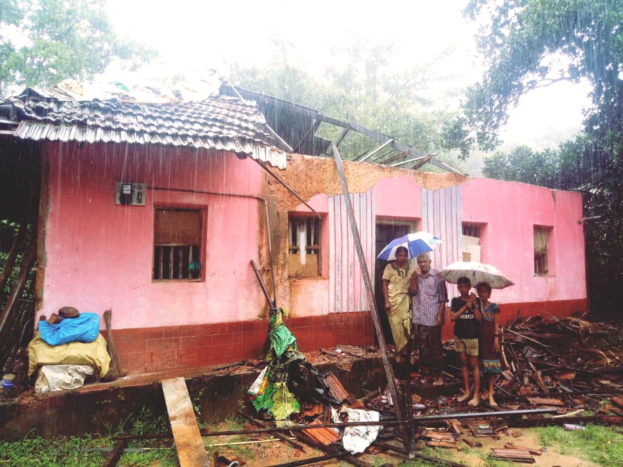 ಬೋಳಿಯಾರ್ : ಭಾರೀ ಮಳೆಗೆ ಕುಸಿದು ಬಿದ್ದ ಮನೆ