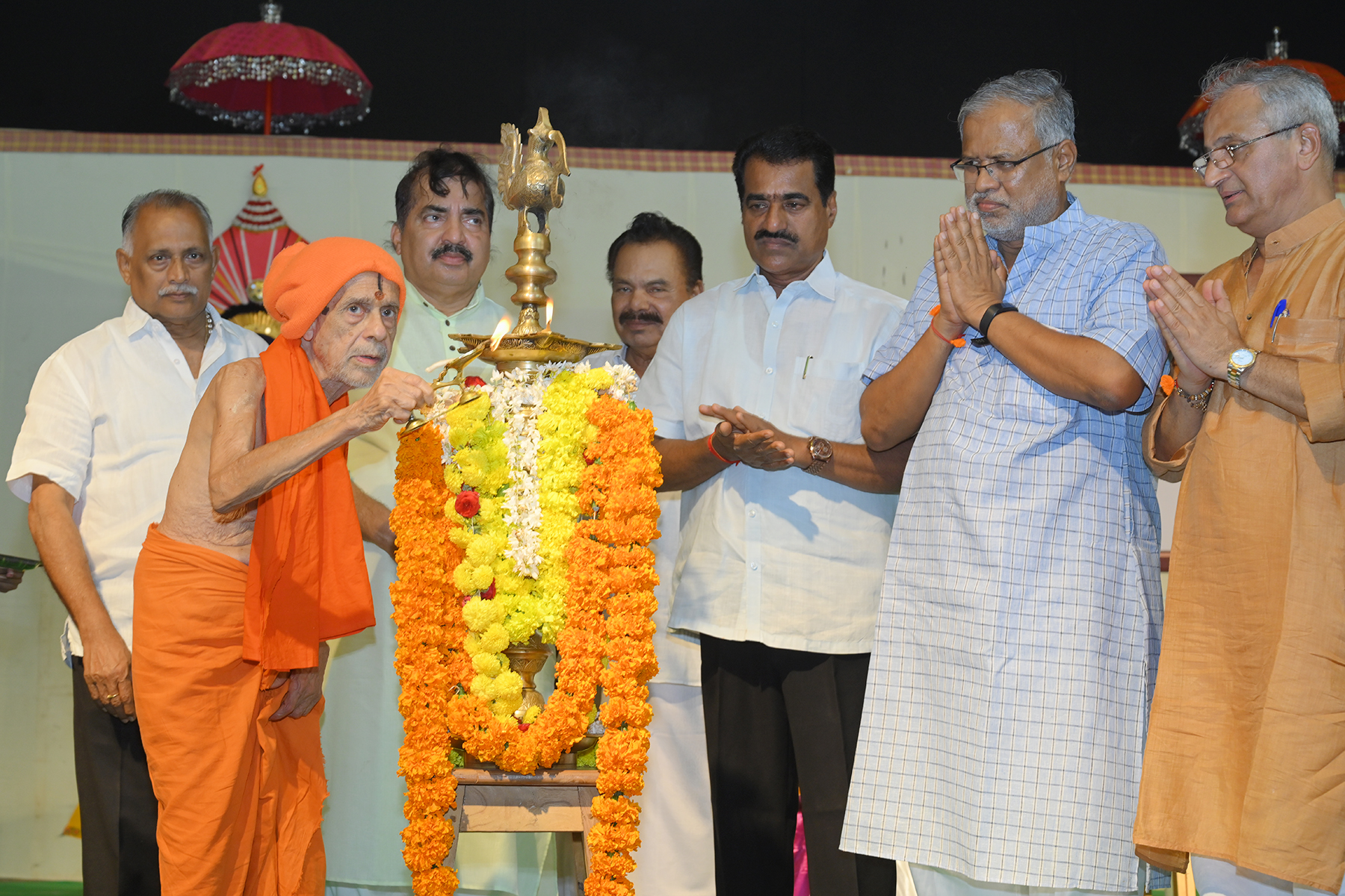 ರಾಜ್ಯದ ನೆರೆ ಸಂತ್ರಸ್ತರಿಗೆ ಆಳ್ವಾಸ್ ಶಿಕ್ಷಣ ಪ್ರತಿಷ್ಠಾನದಿಂದ 50 ಲಕ್ಷ ರೂ. ಪರಿಹಾರ ಘೋಷಣೆ