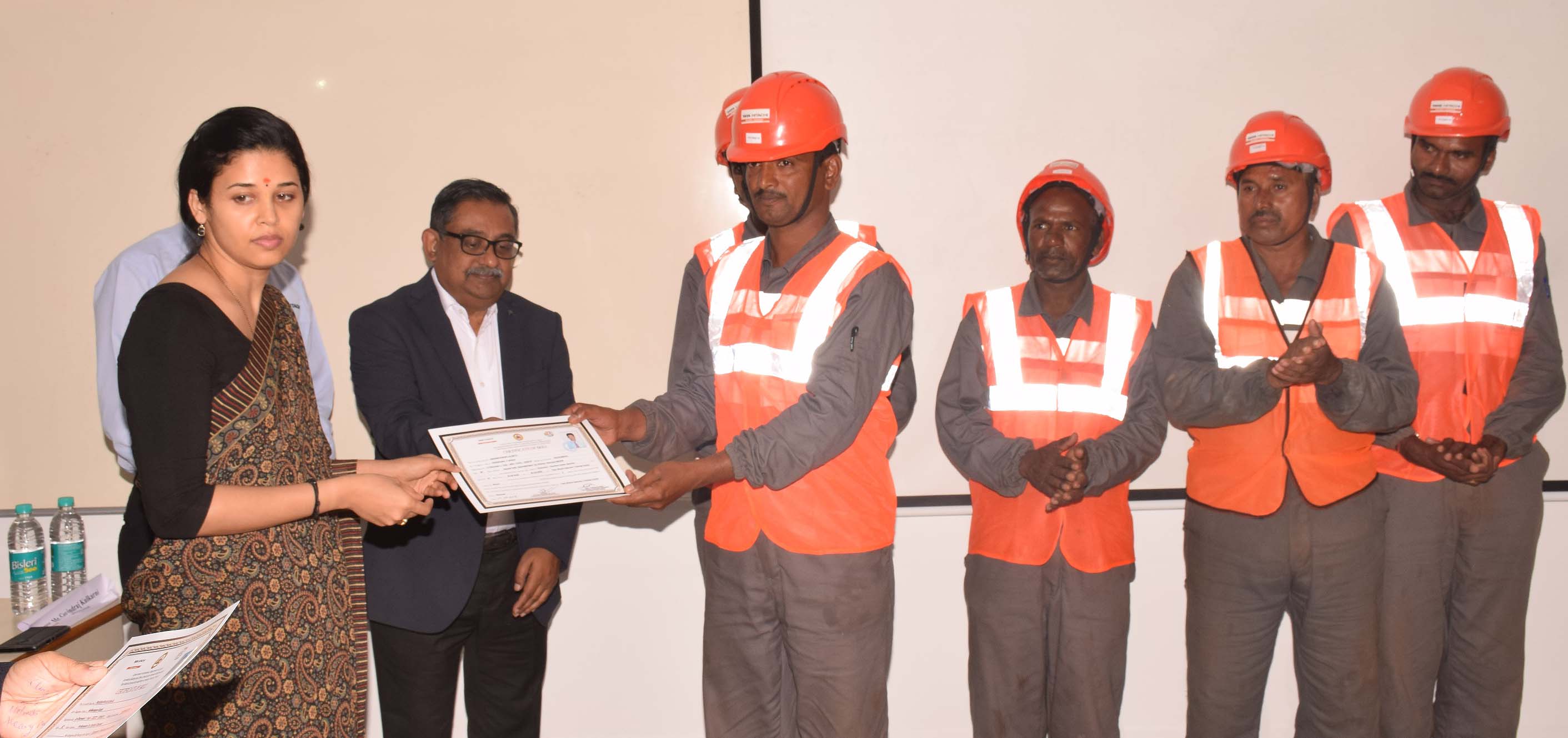 ಖಾಸಗಿ ಸಂಸ್ಥೆಗಳ ಸಹಭಾಗಿತ್ವದಲ್ಲಿ ಕಾರ್ಮಿಕರಿಗೆ ಕೌಶಲ್ಯಾಭಿವೃದ್ಧಿ ತರಬೇತಿ: ರೋಹಿಣಿ ಸಿಂಧೂರಿ