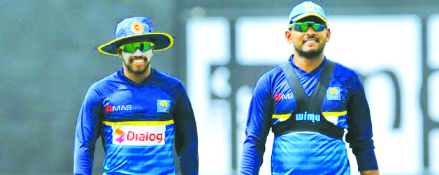 ಕ್ಯಾಚ್ ಪಡೆಯುವ ಭರದಲ್ಲಿ ಪರಸ್ಪರ ಢಿಕ್ಕಿಯಾಗಿ ಗಾಯಗೊಂಡ ಶ್ರೀಲಂಕಾ ಆಟಗಾರರು