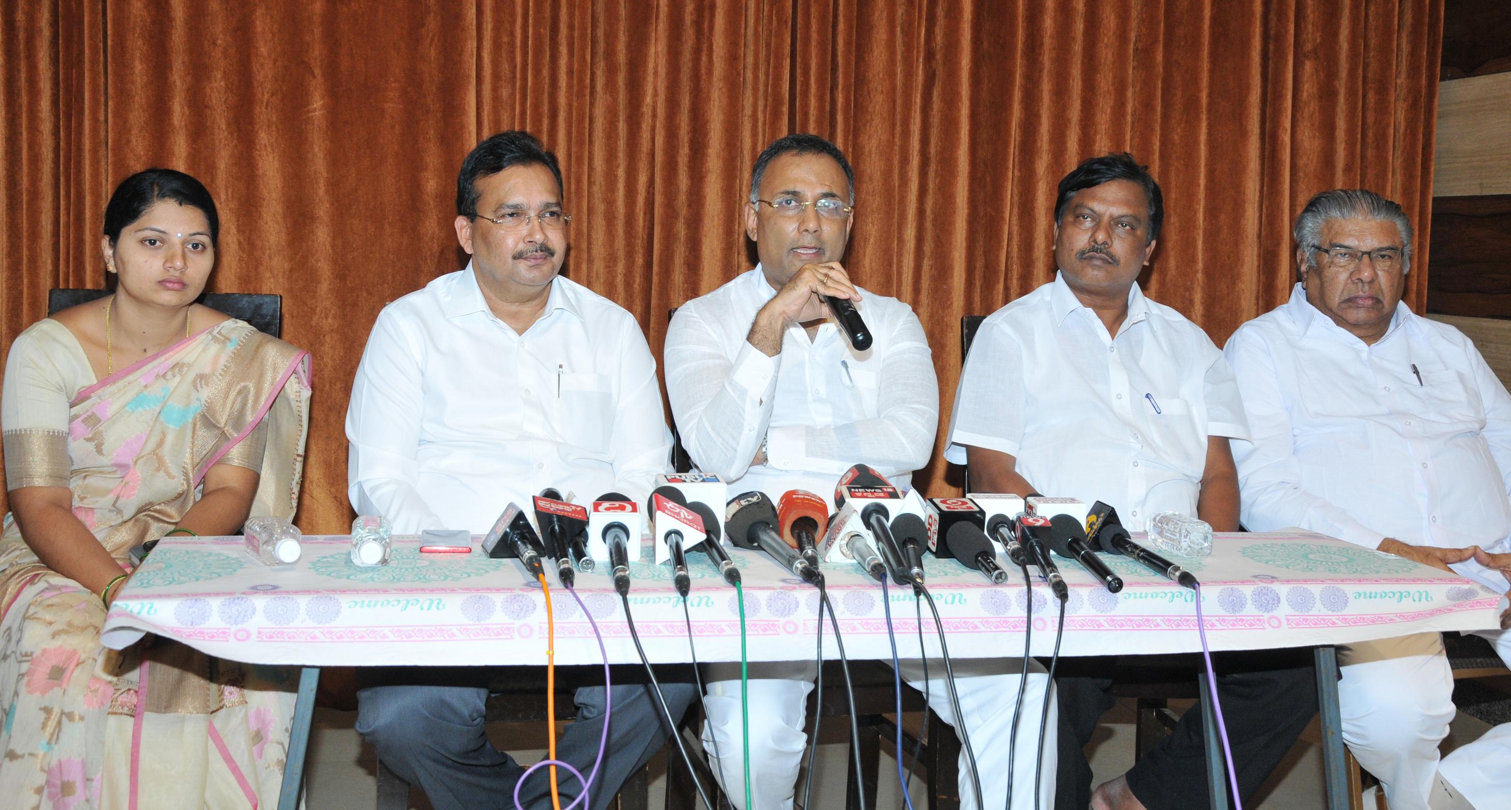 ಭ್ರಷ್ಟರು ಬಿಜೆಪಿ ಸೇರ್ಪಡೆಗೊಂಡ ನಂತರ ಸ್ವಚ್ಛವಾಗುತ್ತಾರೆ: ದಿನೇಶ್ ಗುಂಡೂರಾವ್