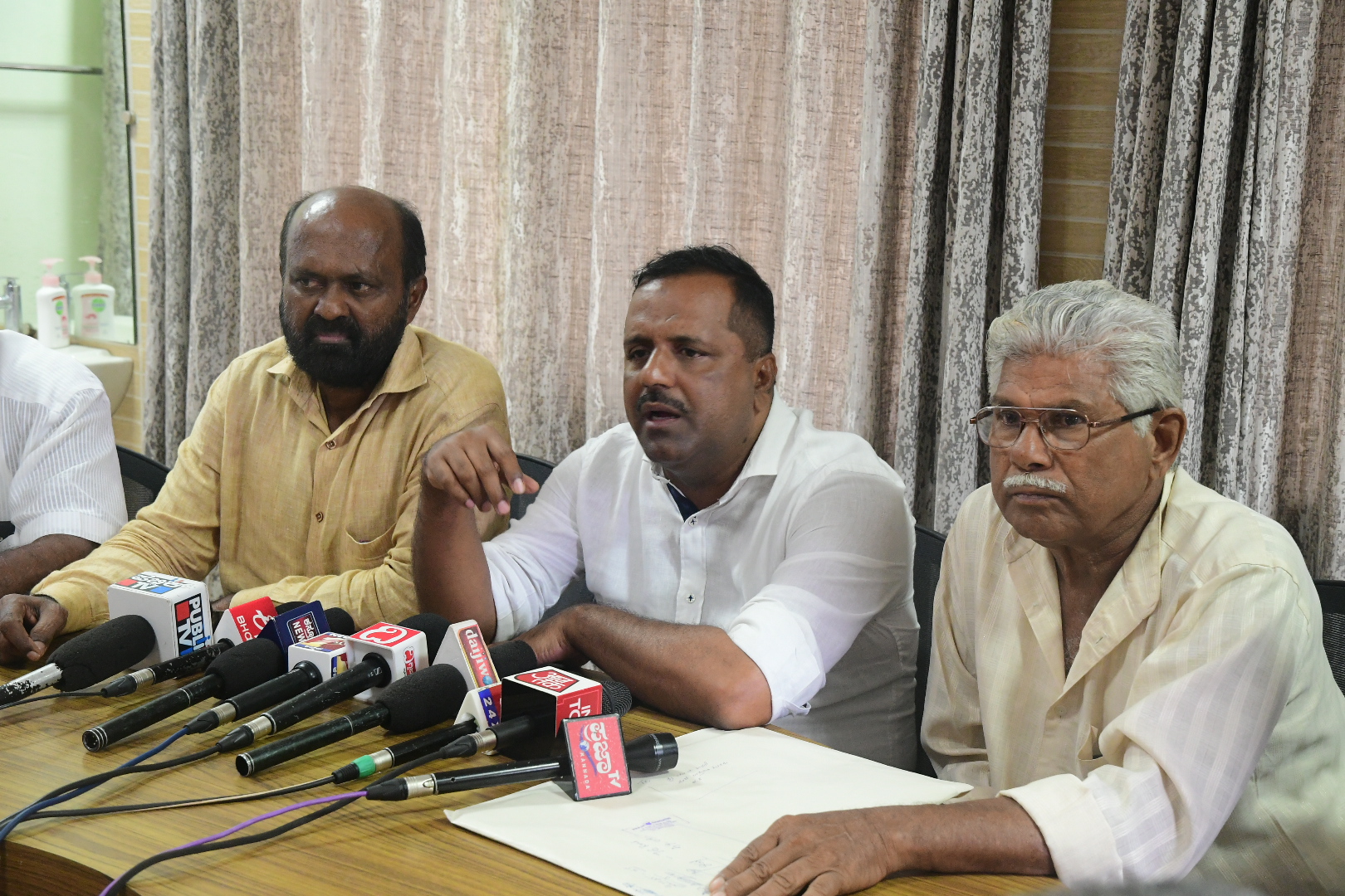 ತೊಗರಿಬೇಳೆ ರದ್ದತಿ ಹಿಂಪಡೆಯಲು ಶಾಸಕ ಯು.ಟಿ.ಖಾದರ್ ಒತ್ತಾಯ