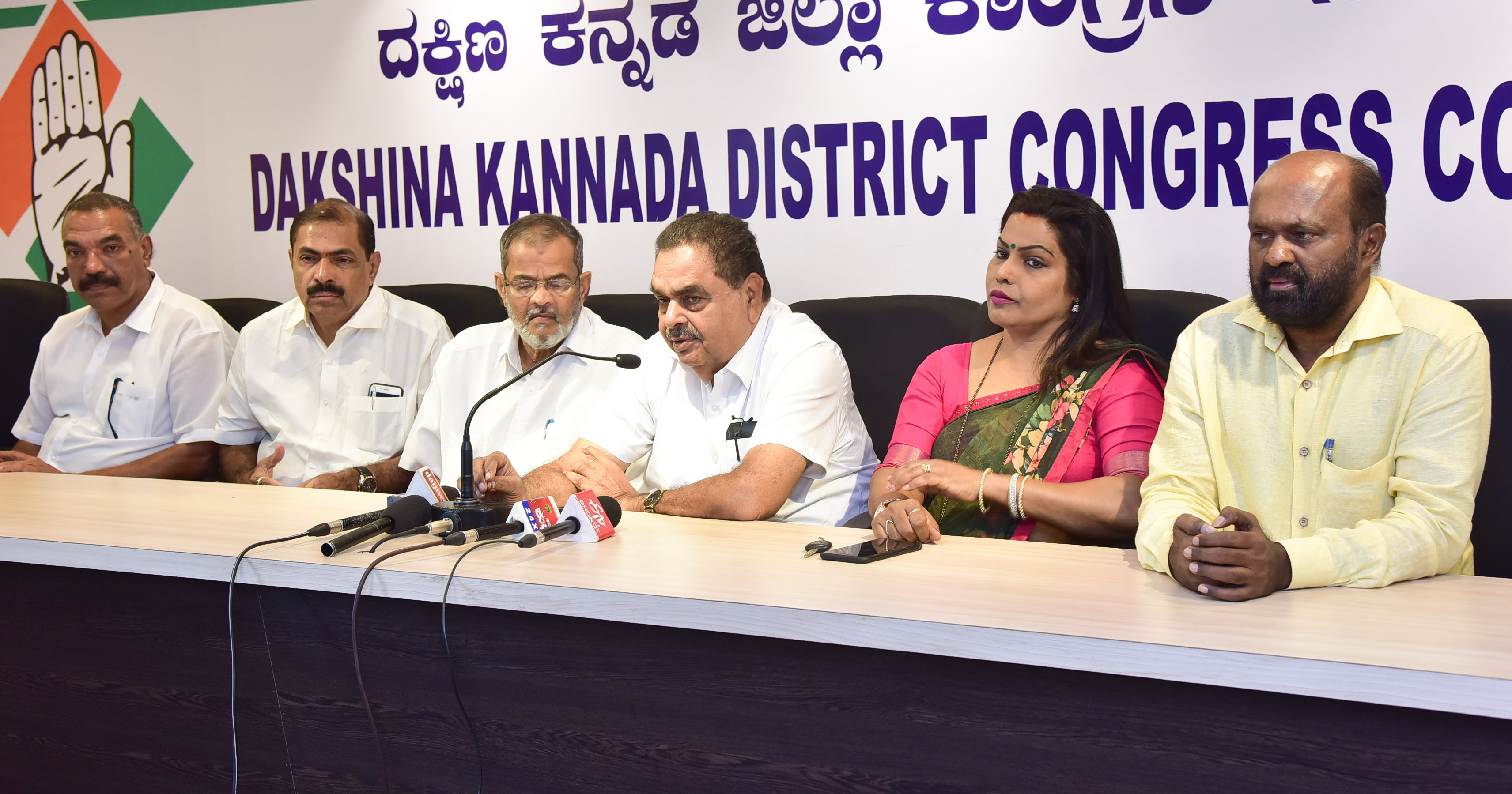 ಜನಪರ ಜಿಲ್ಲಾಧಿಕಾರಿಗೆ ದೇಶದ್ರೋಹಿ ಪಟ್ಟ: ರಮಾನಾಥ ರೈ