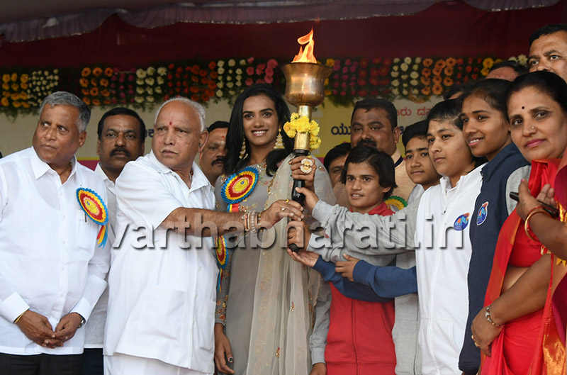 ದಸರಾ ಕ್ರೀಡಾಕೂಟಕ್ಕೆ ಖ್ಯಾತ ಬ್ಯಾಡ್ಮಿಂಟನ್ ಆಟಗಾರ್ತಿ ಪಿ.ವಿ.ಸಿಂಧೂ ಚಾಲನೆ