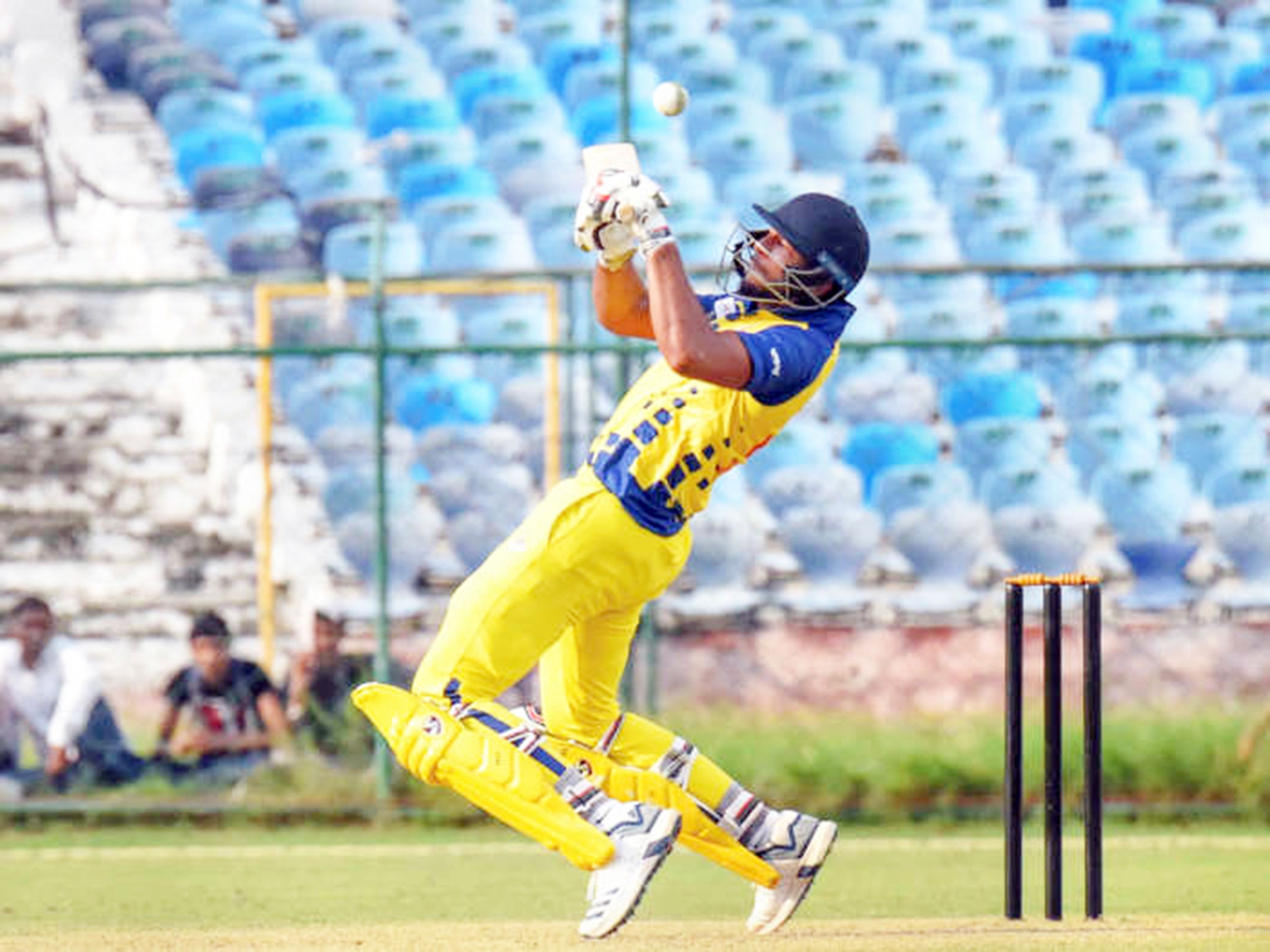 ಹೈದರಾಬಾದ್‌ಗೆ ಶರಣಾದ ಕರ್ನಾಟಕ