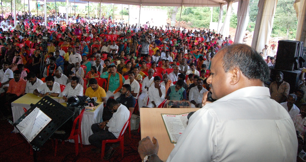 ಬೀಚ್‍ನಲ್ಲಿ ಪ್ರಧಾನಿ ಮೋದಿ ಸ್ವಚ್ಛತೆ: ಮಾಜಿ ಸಿಎಂ ಕುಮಾರಸ್ವಾಮಿ ಹೇಳಿದ್ದು ಹೀಗೆ...