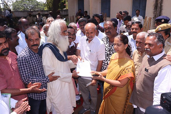 ಎನ್‍ಟಿಎಂಎಸ್ ಹೆಣ್ಣು ಮಕ್ಕಳ ಶಾಲೆ ಮುಚ್ಚುವ ಆದೇಶಕ್ಕೆ ತಡೆ