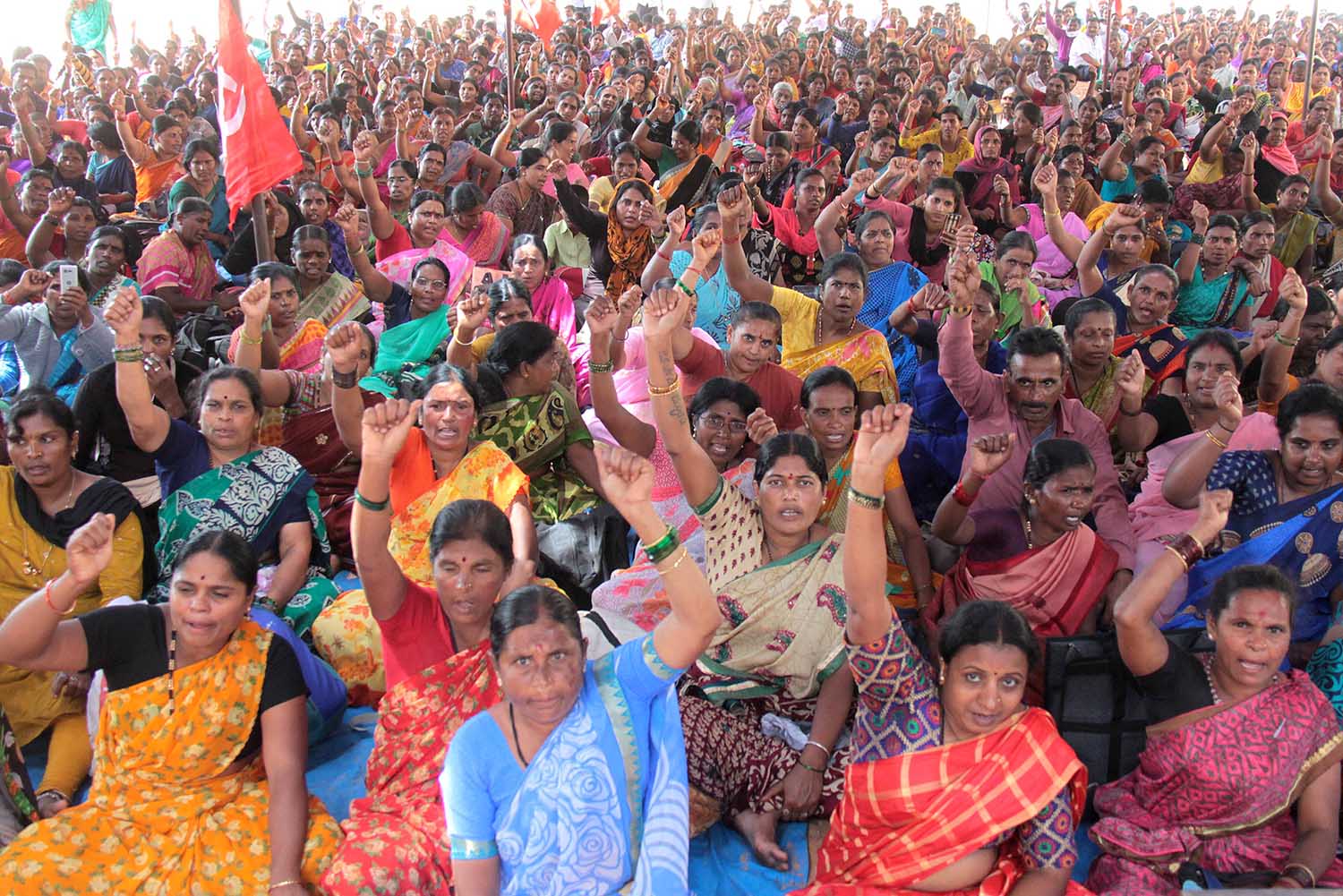 ಸದ್ಯದಲ್ಲೇ 4 ಸಾವಿರಕ್ಕೂ ಅಧಿಕ ನೌಕರರು ಬೀದಿಪಾಲು: ಹಾಸ್ಟೆಲ್ ನೌಕರರಿಂದ ಅನಿರ್ದಿಷ್ಟಾವಧಿ ಧರಣಿ