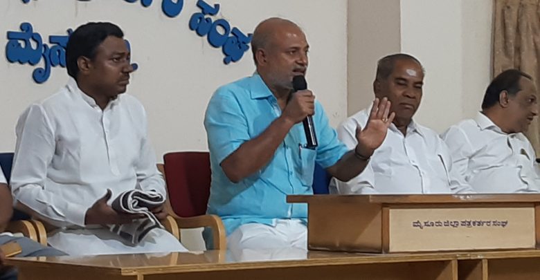 ತೇಜೋವಧೆಗೆ ಮನನೊಂದು ಶಾಸಕ ಸ್ಥಾನಕ್ಕೆ ರಾಜೀನಾಮೆ ಸಲ್ಲಿಸಿದ್ದೇನೆ: ಸಾ.ರಾ.ಮಹೇಶ್