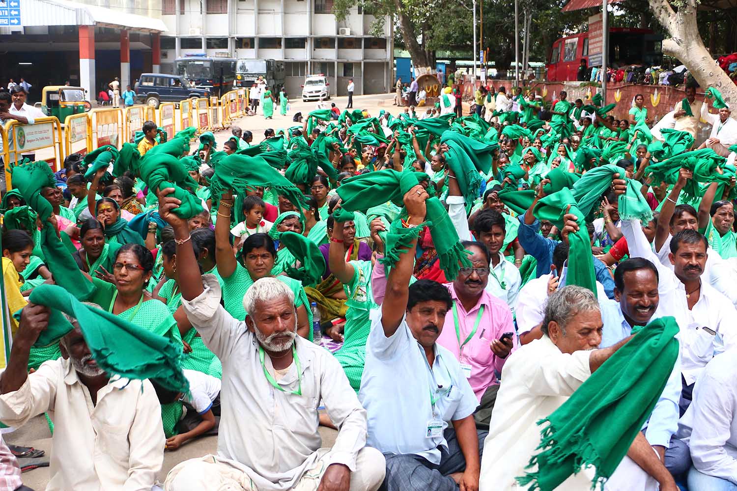 ಮಹದಾಯಿ ಕಳಸಾ-ಬಂಡೂರಿ ಅಧಿಸೂಚನೆಗೆ ಒತ್ತಾಯ: ಎರಡನೇ ದಿನಕ್ಕೆ ಕಾಲಿಟ್ಟ ಅಹೋರಾತ್ರಿ ಧರಣಿ