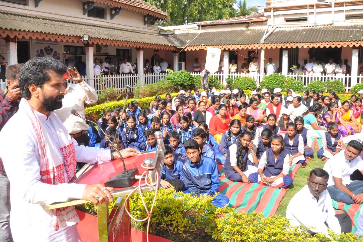 ದೇಶದಲ್ಲಿ ಗಾಂಧಿ ತತ್ವಗಳಿಗಿಂತ ಗಾಂಧಿ ನೋಟಿಗೆ ಆದ್ಯತೆ ನೀಡಲಾಗುತ್ತಿದೆ: ಸಚಿವ ಸಿ.ಟಿ.ರವಿ