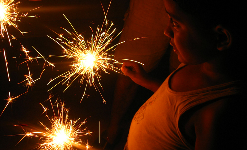 ರಾಜಧಾನಿಯಲ್ಲಿ ಹೆಚ್ಚುತ್ತಿದೆ ಪಟಾಕಿ ಸಿಡಿತದಿಂದಾಗುವ ಹಾನಿ !