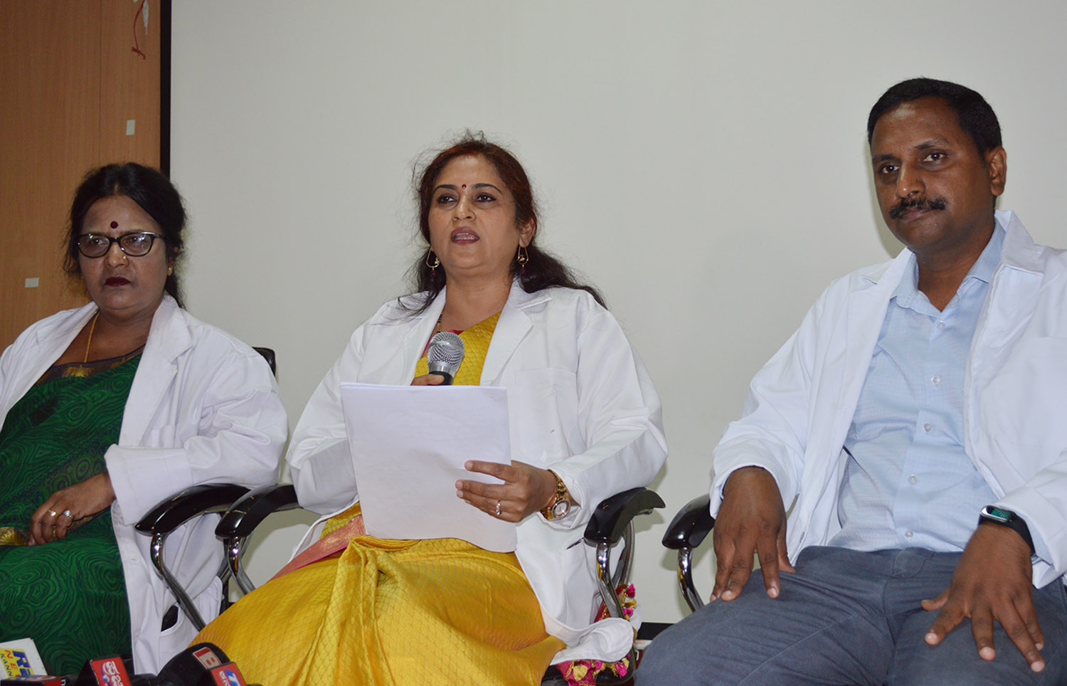 ಪಟಾಕಿ ಸಿಡಿತದಿಂದಾಗುವ ಅನಾಹುತ ತಡೆಗೆ ಮಿಂಟೋ ಆಸ್ಪತ್ರೆ ಸಜ್ಜು: 24 ಗಂಟೆಯೂ ಕಾರ್ಯ ನಿರ್ವಹಿಸಲು ಅಗತ್ಯ ಸಿದ್ಧತೆ