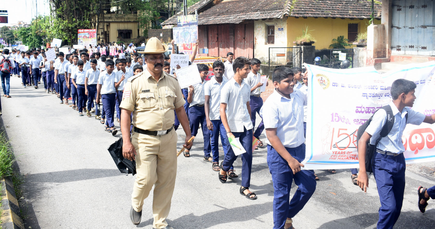 ಉಡುಪಿ: ಬಿಜೆಪಿಯ ‘ಗಾಂಧಿ ಸಂಕಲ್ಪ ಯಾತ್ರೆ’ಯಲ್ಲಿ ವಿದ್ಯಾರ್ಥಿಗಳದೇ ಜಾಥ