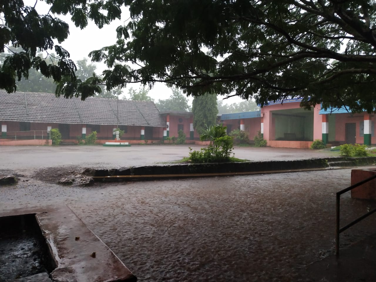 ಭಾರೀ ಮಳೆ: ಅ.26ರಂದೂ ದ.ಕ. ಜಿಲ್ಲೆಯ ಶಾಲೆ-ಕಾಲೇಜುಗಳಿಗೆ ರಜೆ