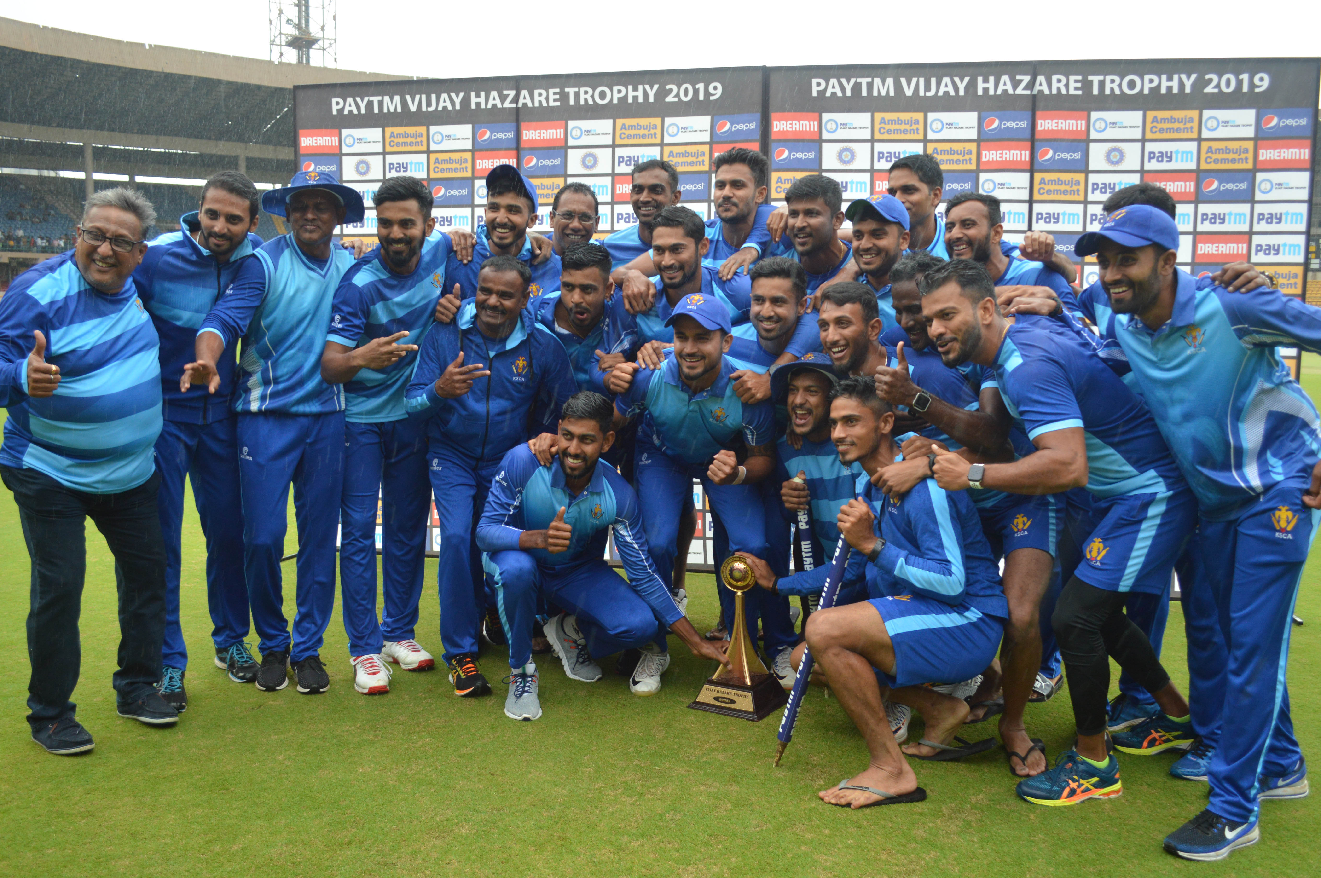 ಕರ್ನಾಟಕ ಕ್ರಿಕೆಟ್ ತಂಡಕ್ಕೆ ಸಚಿವ ಕೆ.ಎಸ್.ಈಶ್ವರಪ್ಪ ಅಭಿನಂದನೆ