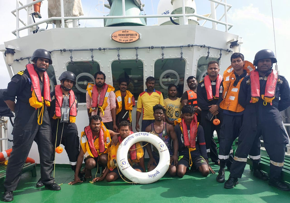ಗೋವಾ ಸಮುದ್ರದಲ್ಲಿ ಅಪಾಯಕ್ಕೆ ಸಿಲುಕಿದ ಬೋಟುಗಳು: ಕೋಸ್ಟ್ ಗಾರ್ಡ್‌ನಿಂದ 18 ಮೀನುಗಾರರ ರಕ್ಷಣೆ
