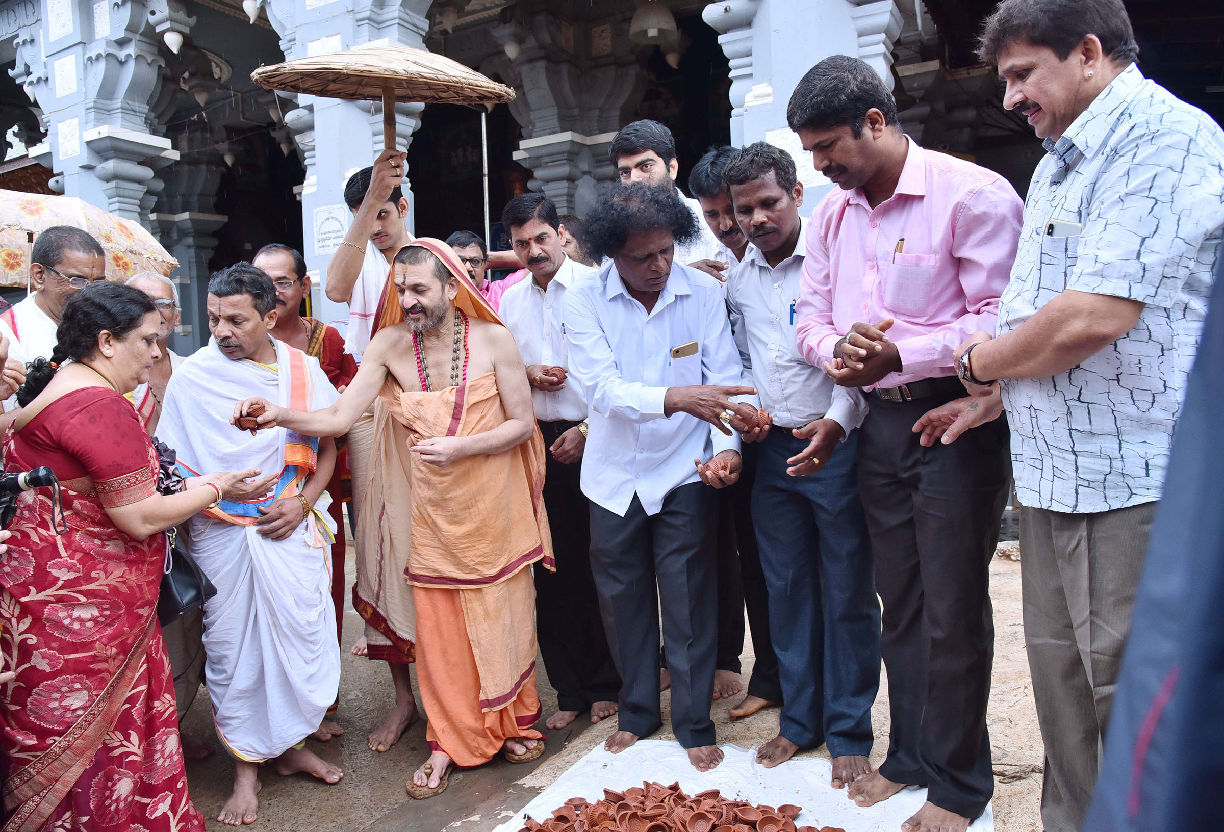 ಉಡುಪಿ: ಸಾರ್ವಜನಿಕರಿಗೆ 5000 ಮಣ್ಣಿನ ಹಣತೆ ಉಚಿತ ವಿತರಣೆ