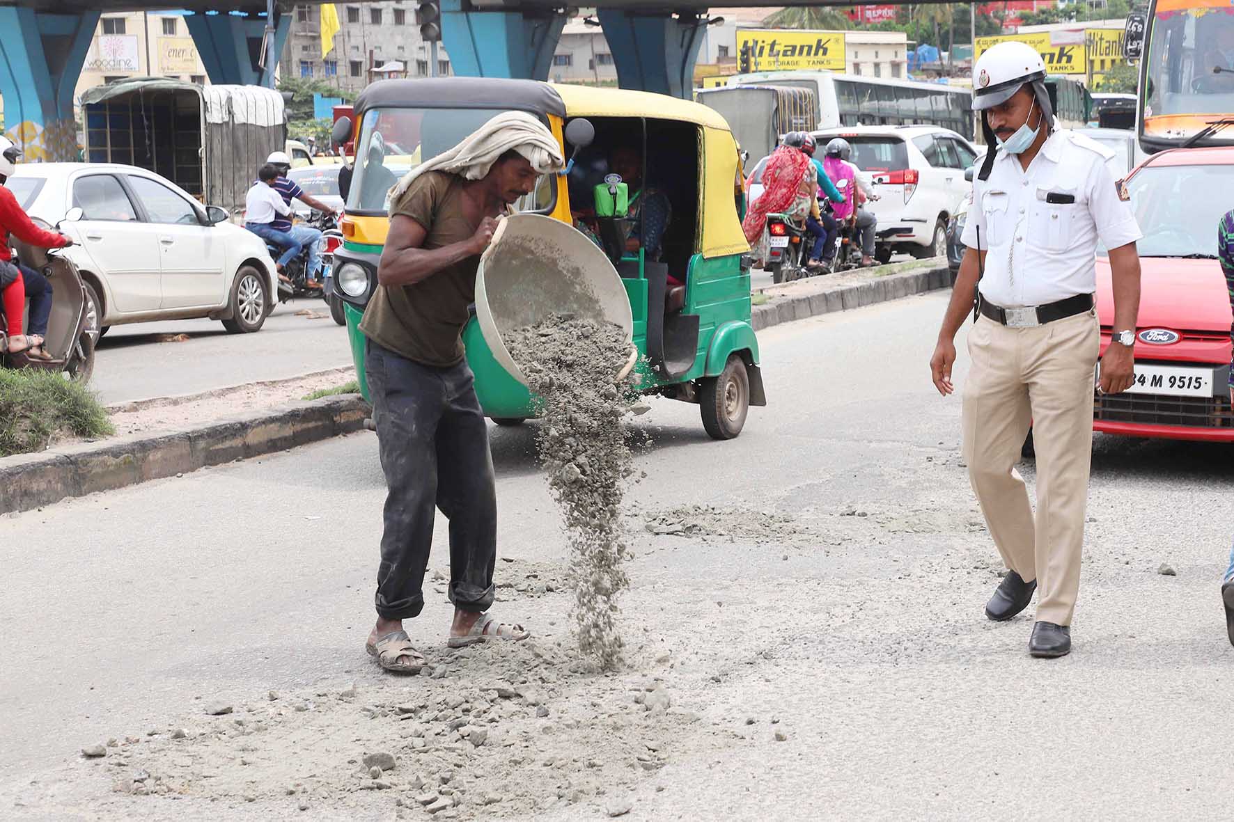 ಬೆಂಗಳೂರು: ಈಡೇರದ ನ.10ರೊಳಗೆ ಗುಂಡಿ ಮುಚ್ಚುವ ಭರವಸೆ, ಇನ್ನೂ ಶುರುವಾಗಿಲ್ಲ ಕಾಮಗಾರಿ